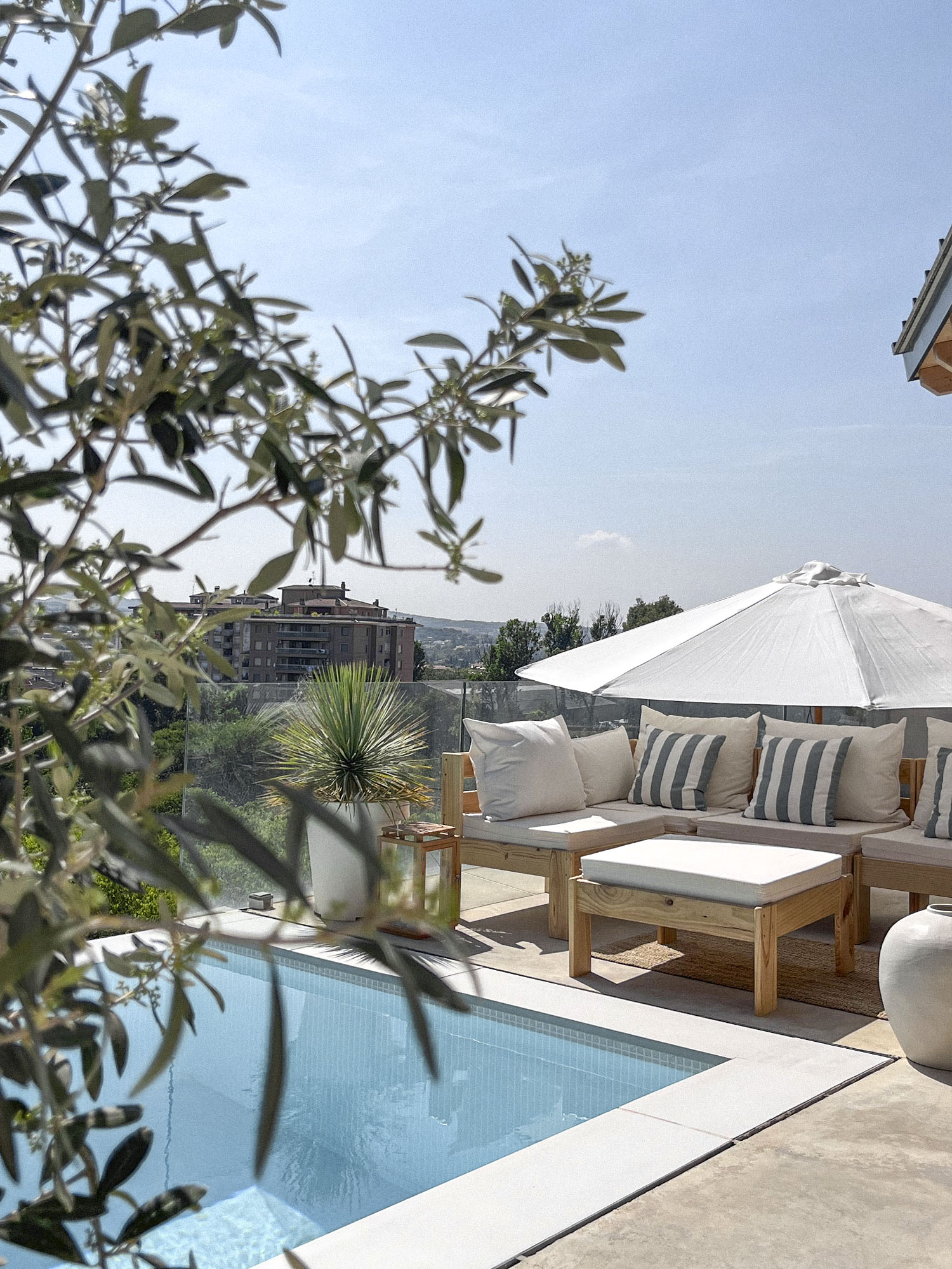 Shop the look by @scandana_shd