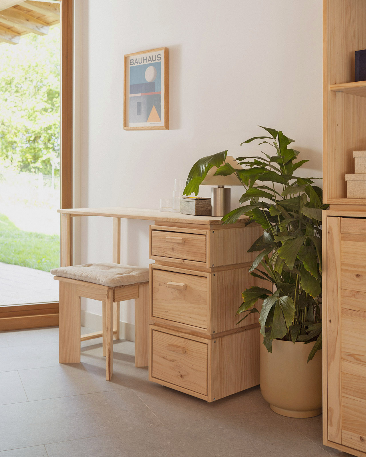 AVEC LES NOUVEAUX BUREAUX DE LA COLLECTION LIBE