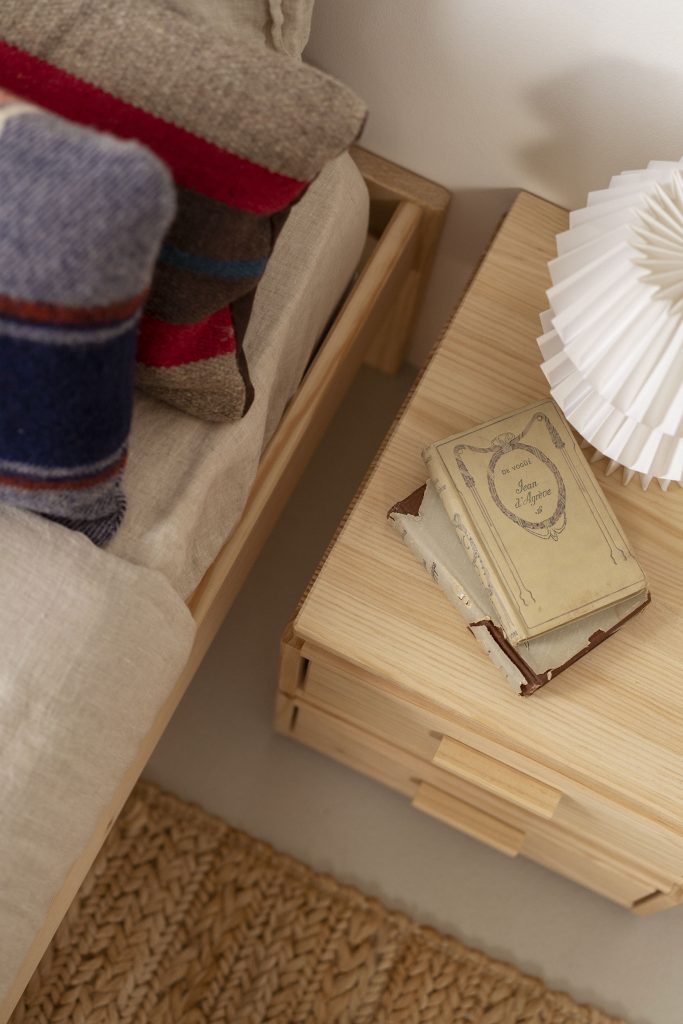 TABLES DE CHEVET EN BOIS NATUREL